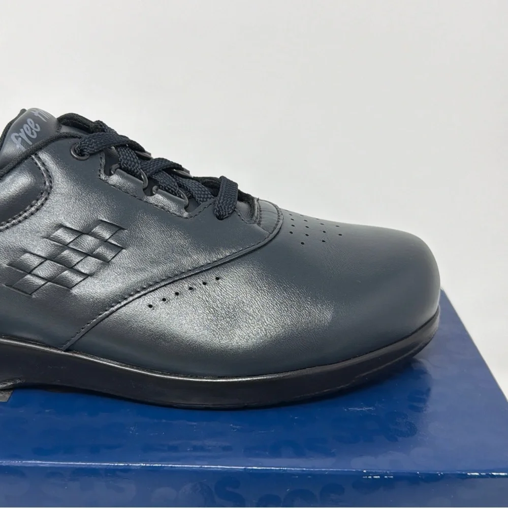 SAS Free Time Womens 9M Navy Leather Walking Shoes USA STORE MODEL